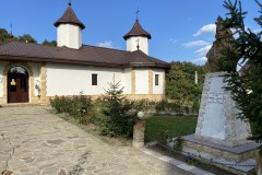 Mănăstirea Nașterea Sfântului Ioan Botezătorul Ivanesti 40