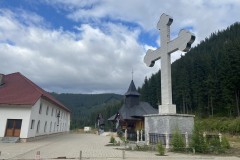 Mănăstirea Obârșia Lotrului 21