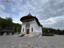 Mănăstirea Pângărați aprilie 2024 01
