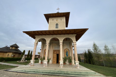 Mănăstirea Parincea 23