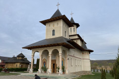 Mănăstirea Parincea 25