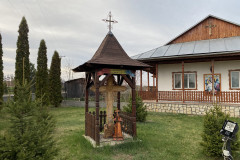 Mănăstirea Parincea 27