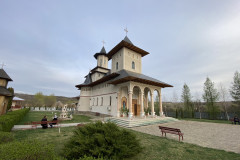 Mănăstirea Parincea 32