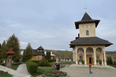 Mănăstirea Parincea 38