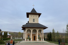 Mănăstirea Parincea 39