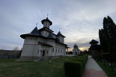 Mănăstirea Parincea 43