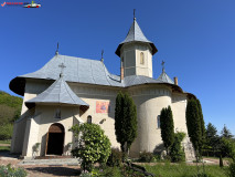 Mănăstirea Ortodoxă Peștera aprilie 2024 04