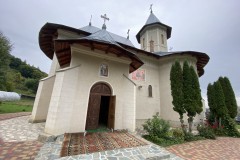 Mănăstirea Peştera 16