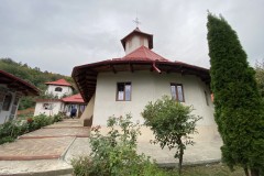 Manastirea Pietricica 10