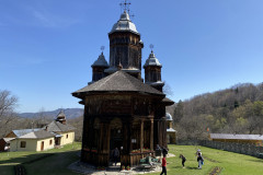Mănăstirea Poiana Mărului 36