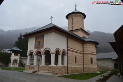 Mânăstirea Polovragi 11