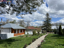 Mănăstirea Rogozu aprilie 2024 07