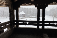 Manastirea Sapanta Peri iarna 05