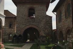 Manastirea Saracinesti 01