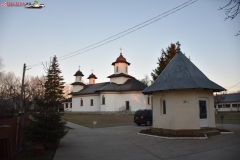 Manastirea Sfanta Treime – Podul Bulgarului 03