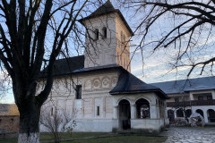 Mănăstirea Sfânta Treime Strehaia 28
