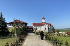Mănăstirea Sfântul Ioan Botezătorul - Lipnița 36