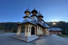 Mănăstirea Sfântul Pantelimon Păltiniş 25