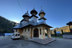 Mănăstirea Sfântul Pantelimon Păltiniş 27