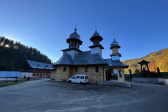 Mănăstirea Sfântul Pantelimon Păltiniş 29