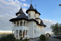 Mănăstirea Sfinții Împărați Constantin și Elena de pe Movila lui Burcel 04