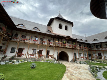 Mănăstirea - Sihăstria Sfântul Ioan de la Râșca 04