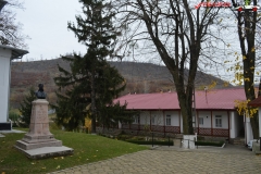Mânăstirea Sihastru 27