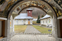 Mănăstirea Strungari 03