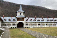Mănăstirea Strungari 11