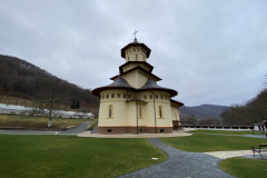 Mănăstirea Strungari 18
