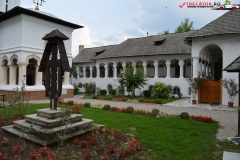 Mănăstirea Surpatele 20