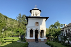 Mănăstirea Surpatele 23