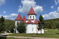 Mănăstirea Ucraineana Sfânta Treime Pereu 10
