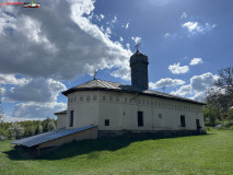Mănăstirea Vărzărești aprilie 2024 13