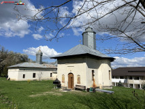 Mănăstirea Vărzărești aprilie 2024 18