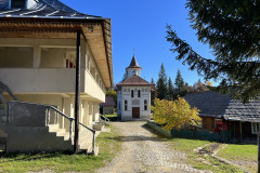 Mănăstirea Zemes 35