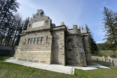 Mausoleul și Muzeul Soveja 13