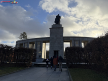 Memorialul de Război Sovietic din Tiergarten Berlin 03