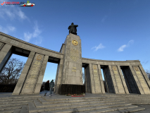 Memorialul de Război Sovietic din Tiergarten Berlin 07