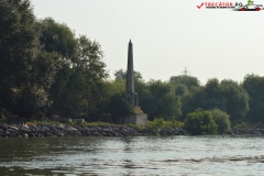 Obeliscul din localitatea Crisan 02
