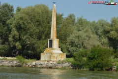 Obeliscul din localitatea Crisan 11