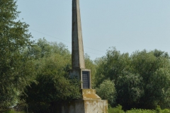 Obeliscul din localitatea Crisan 13
