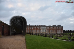 Palatul Hampton Court 235
