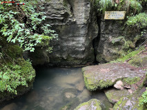 Peștera și izbucul Izvorul Albastru al Izei 16