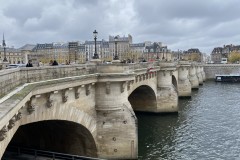 Pont Neuf din Paris  12