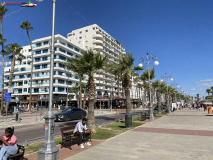 Promenada Finikoudes din Larnaca, Cipru 28