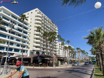 Promenada Finikoudes din Larnaca, Cipru 30