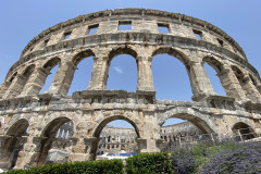 Pula Arena 32