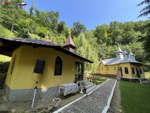 Schitul Mănăstirea Feredeu 21