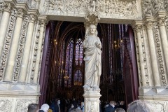 Sfânta Capelă de pe insula Cite din Paris  55